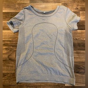 Lululemon gray short sleeve, size 6